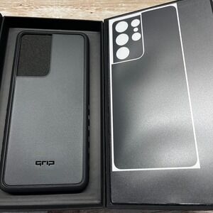 dbrand Grip Case Samsung Galaxy S21 Ultra MagSafe Black w Black Skin Open Box